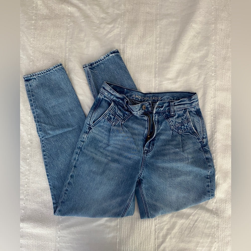 American Eagle Mom Jeans